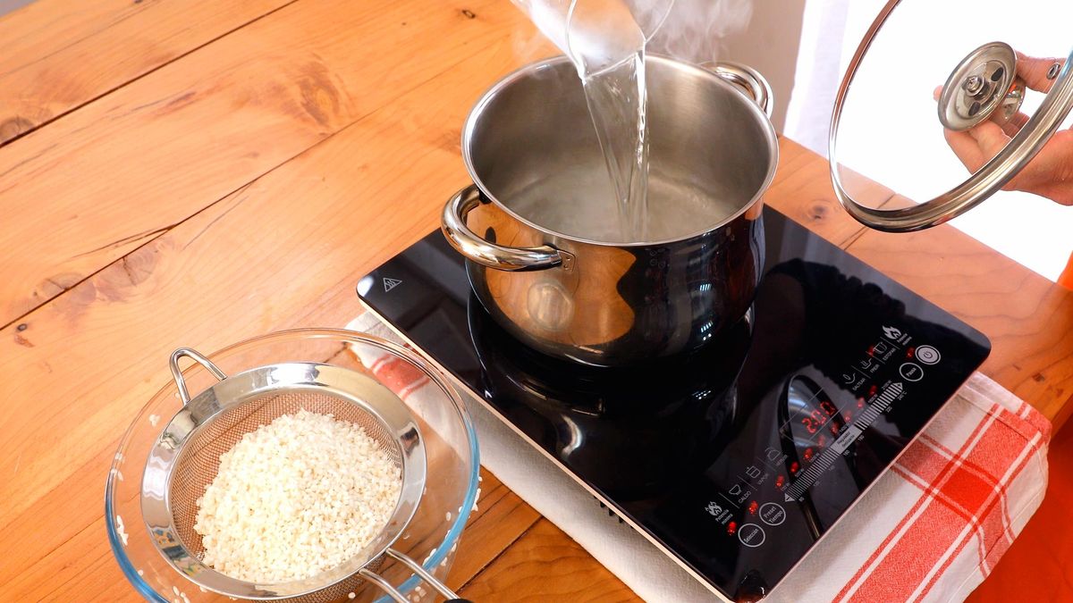 Receta de sushi de salmón y aguacate   paso 2