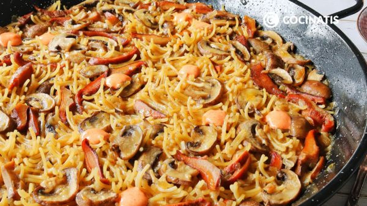 receta fideua con setas y alioli piquillo paso 5