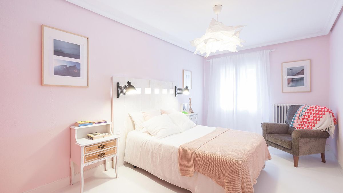 Dormitorio luminoso de estilo ibicenco despues