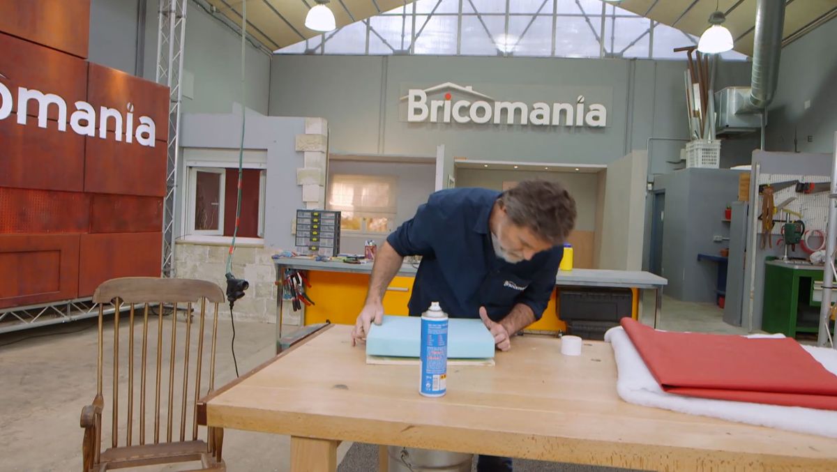 Cómo restaurar el asiento de una mecedora paso 6