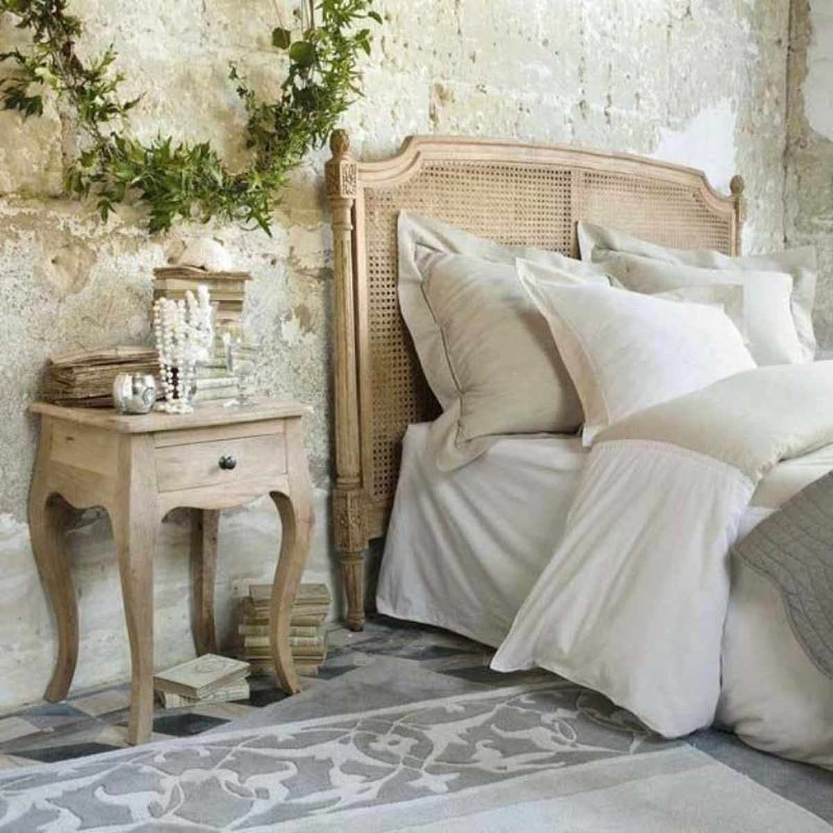 Dormitorio elegante de estilo provenzal.