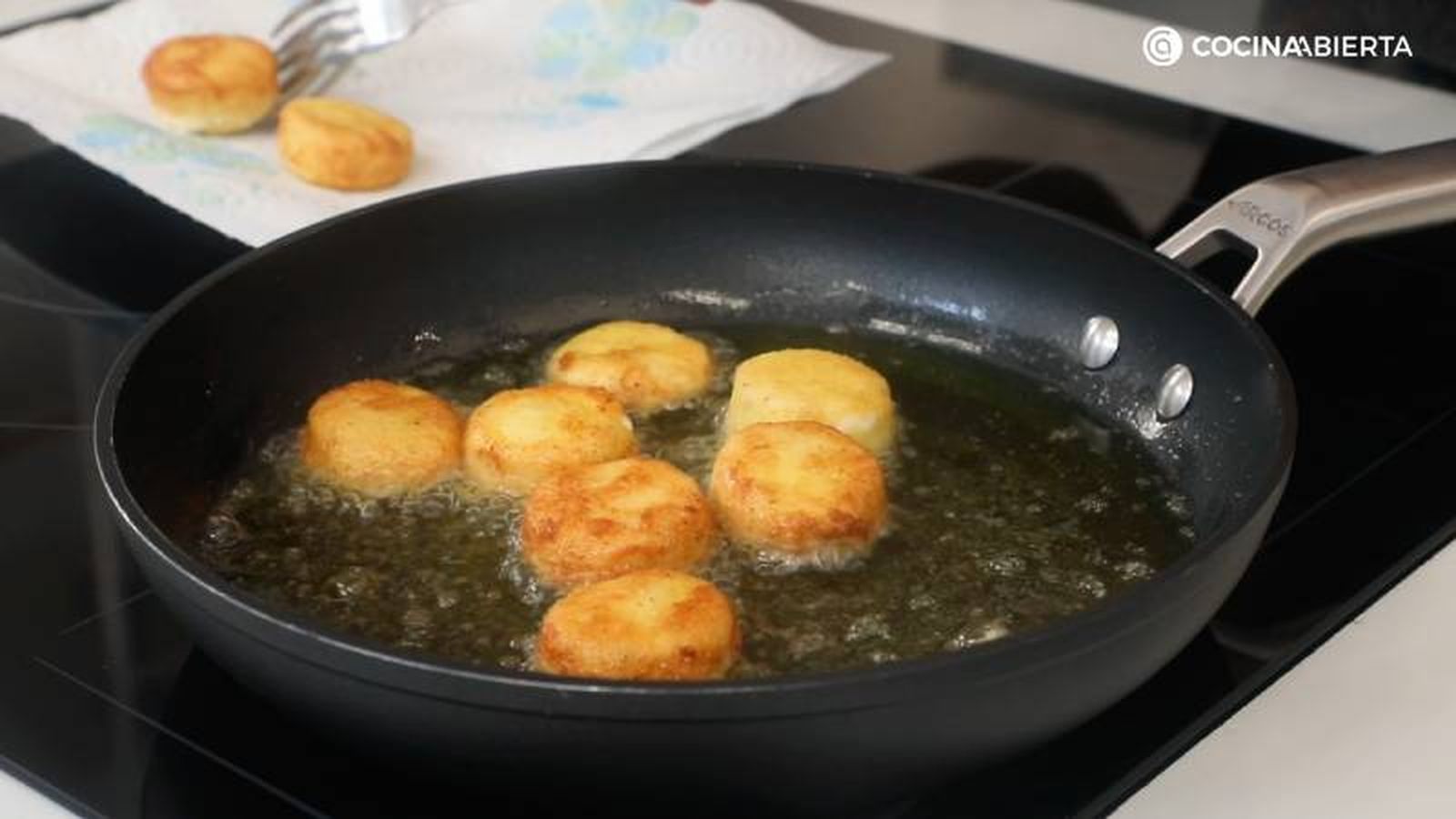 Fríe el queso de cabra rebozado