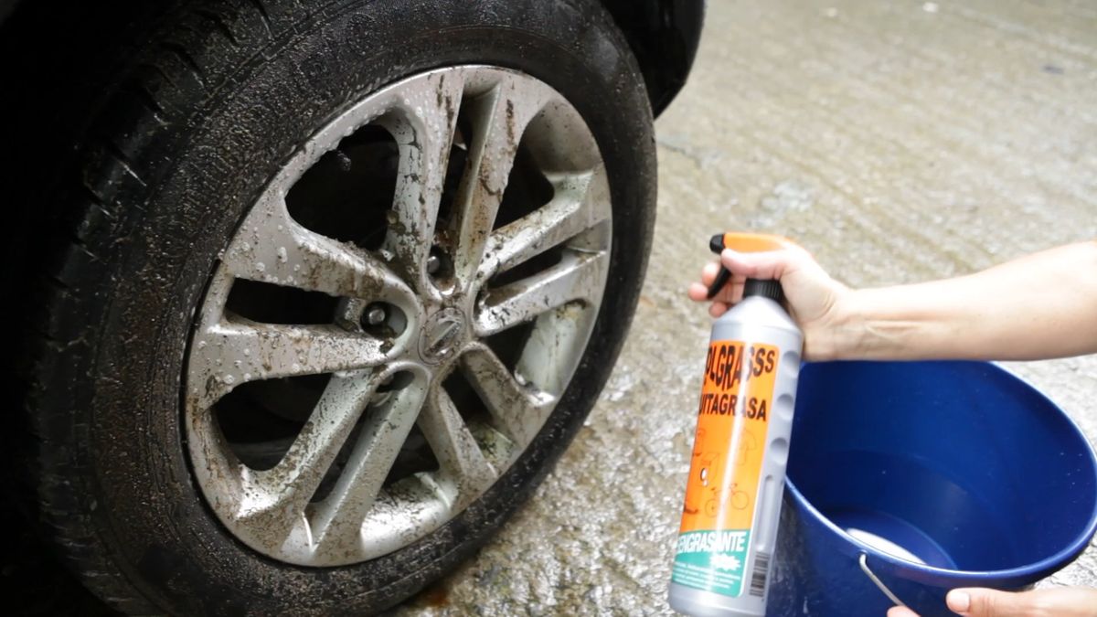 5 como limpiar llantas coche volgrass paso 1