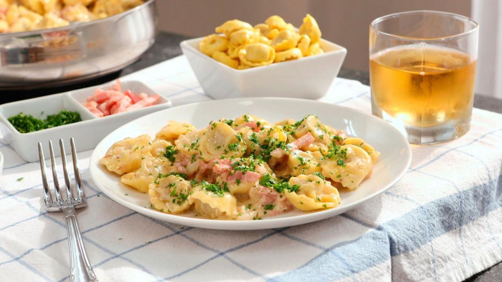 Tortellinis con salsa carbonara