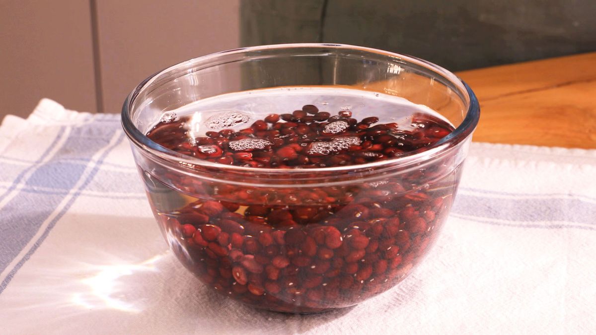 Alubias rojas con morcilla y chorizo paso 1