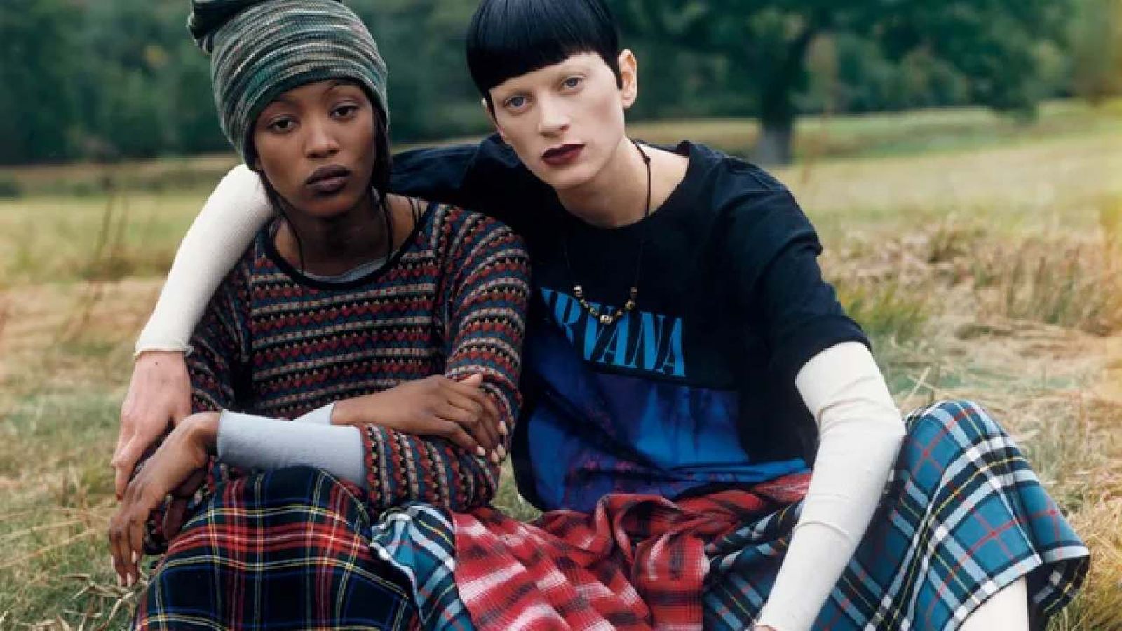 Naomi Campbell y Kristen McMenamy fotografiadas por Steven Meisel en diciembre de 1992