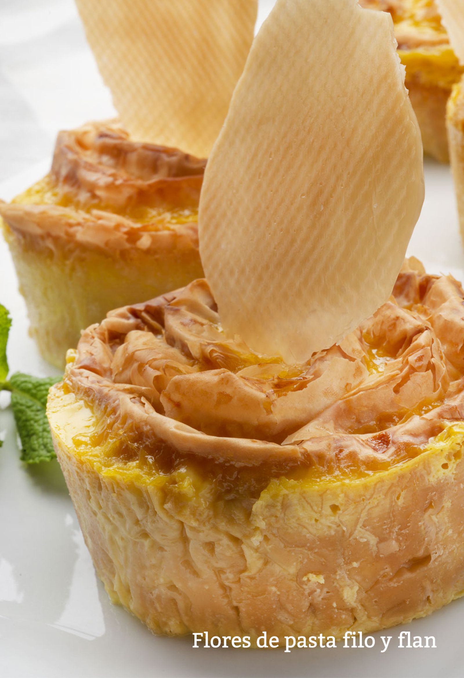 flores de pasta filo y flan v