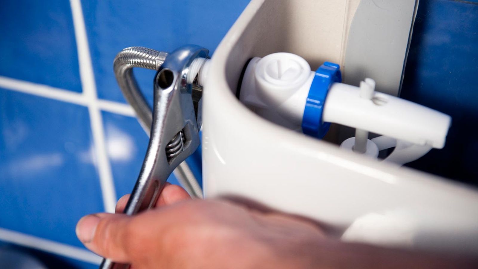 brico 0566 2 ahorrar agua inodoro paso 3