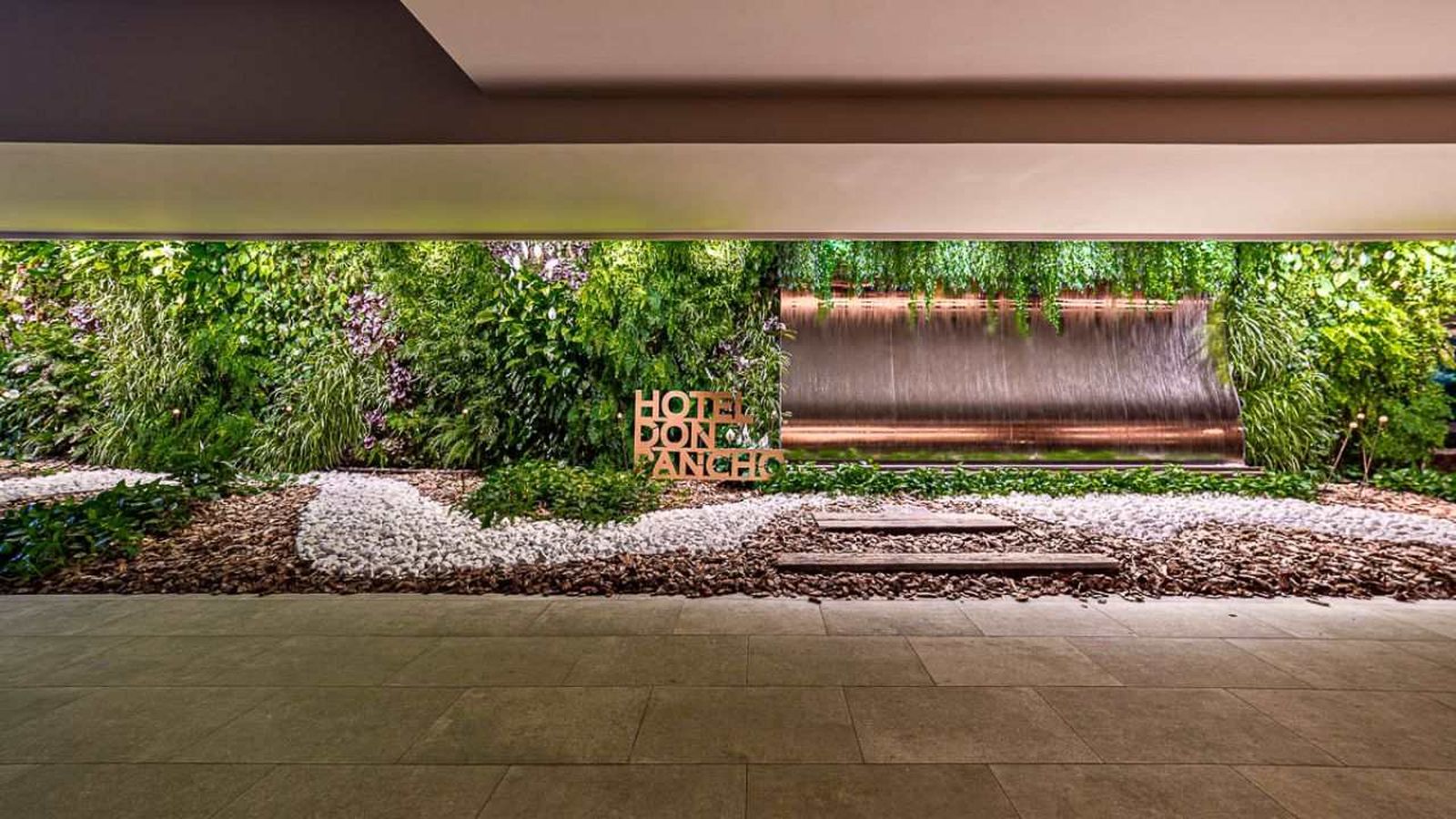 Jardín vertical del Hotel Don Pancho