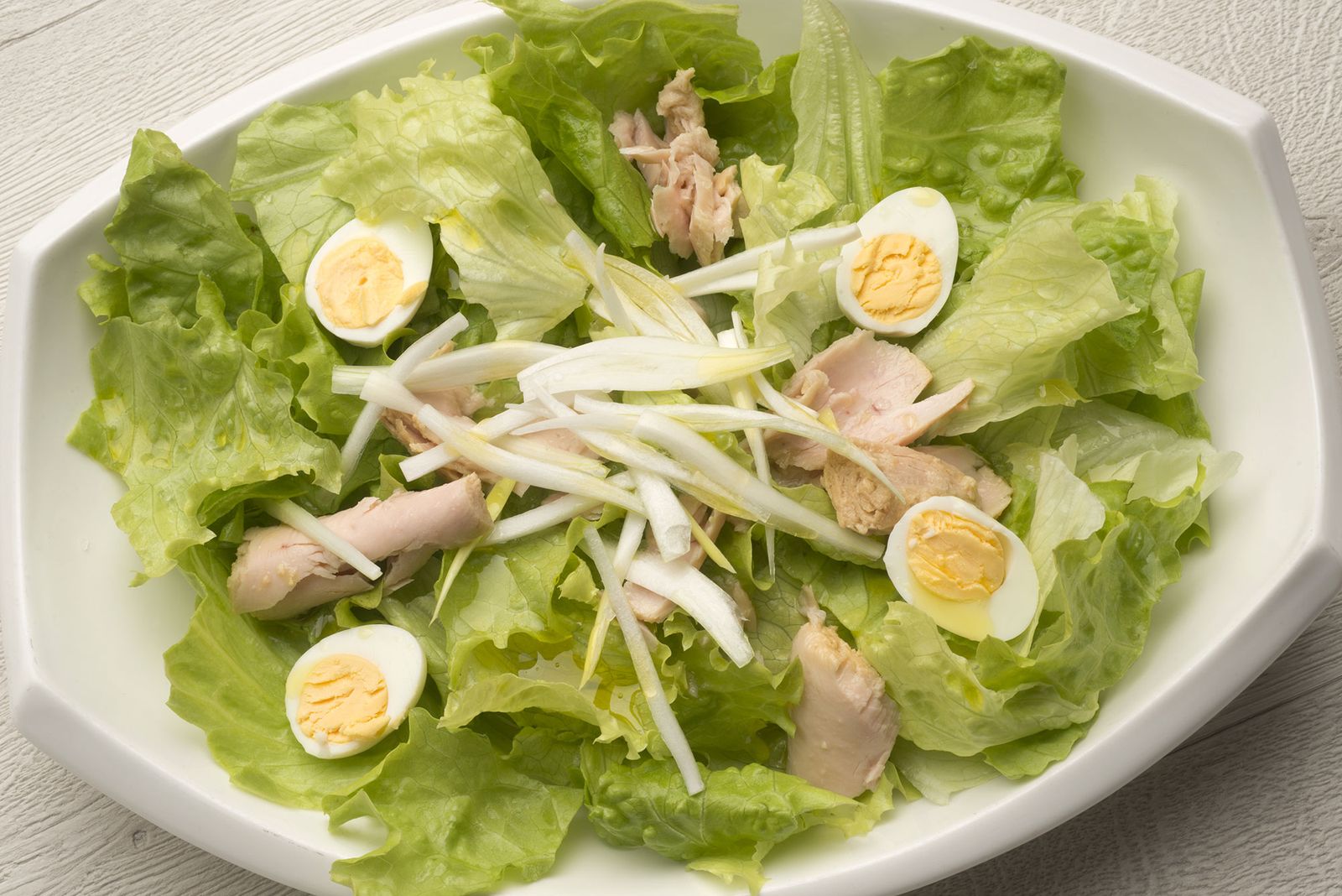 6093 2 Ensalada de lechuga, huevo y bonito xl