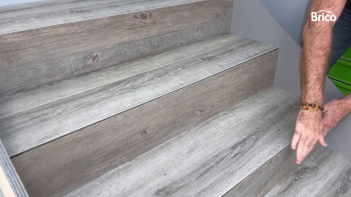 Bricomania 49 forrar escaleras vinilo 4