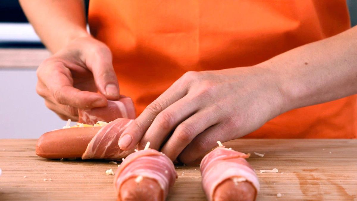 Salchichas momia para Halloween  paso 3