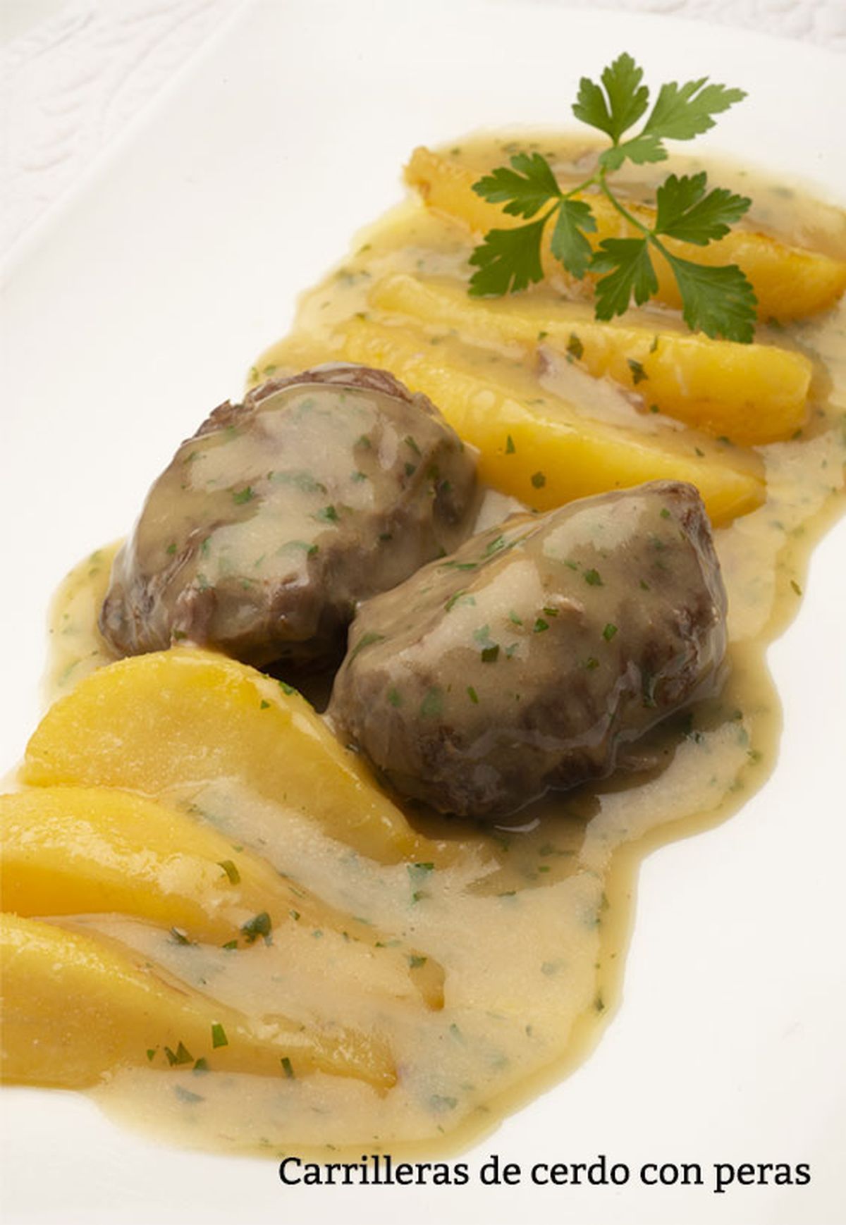 carrilleras de cerdo con peras v