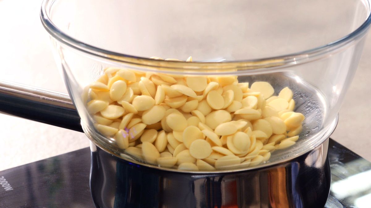 Técnica cómo fundir chocolate al baño María  chocolate blanco