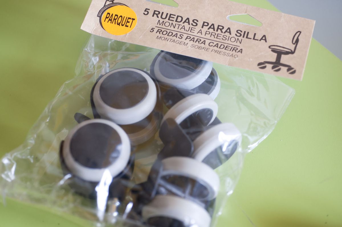 Bricomania 702 Cambiar ruedas de silla p2