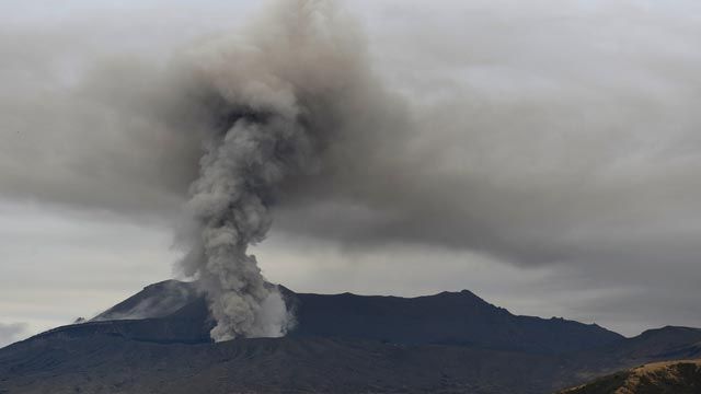 por que se produce una erupcion volcanica monte aso japon