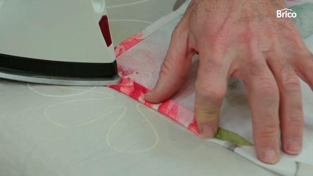 Cómo hacer un cabecero barato con tela paso 5