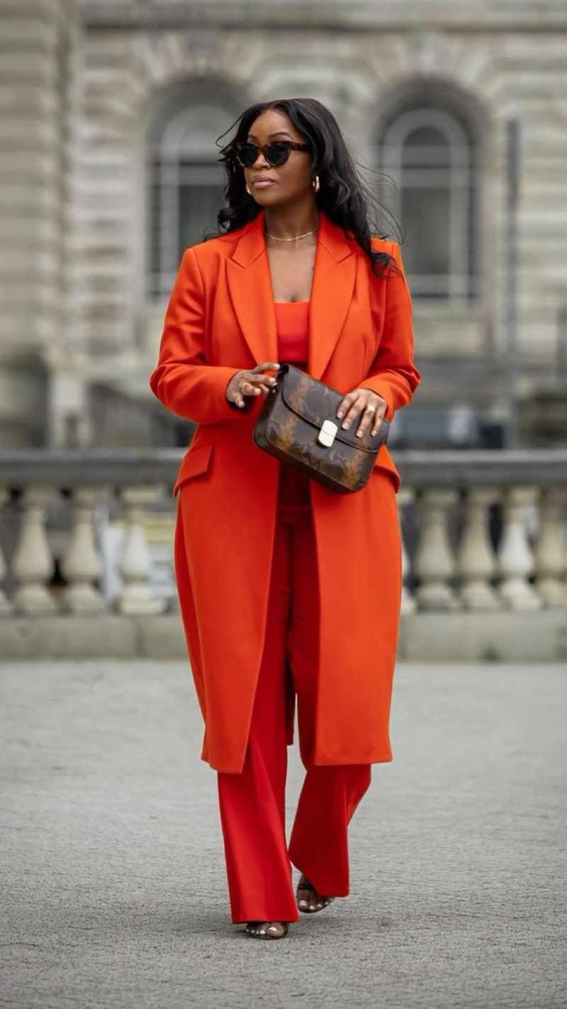 El color naranja representa la emoción de la ansiedad
