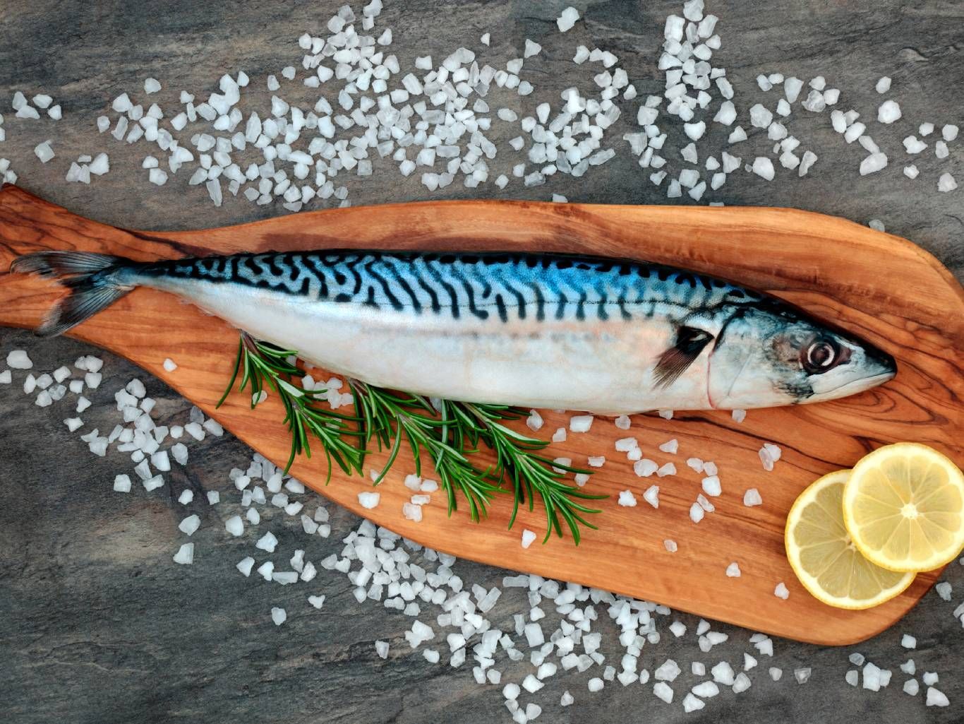 La caballa o verdel es un pescado azul perfecto para filetear