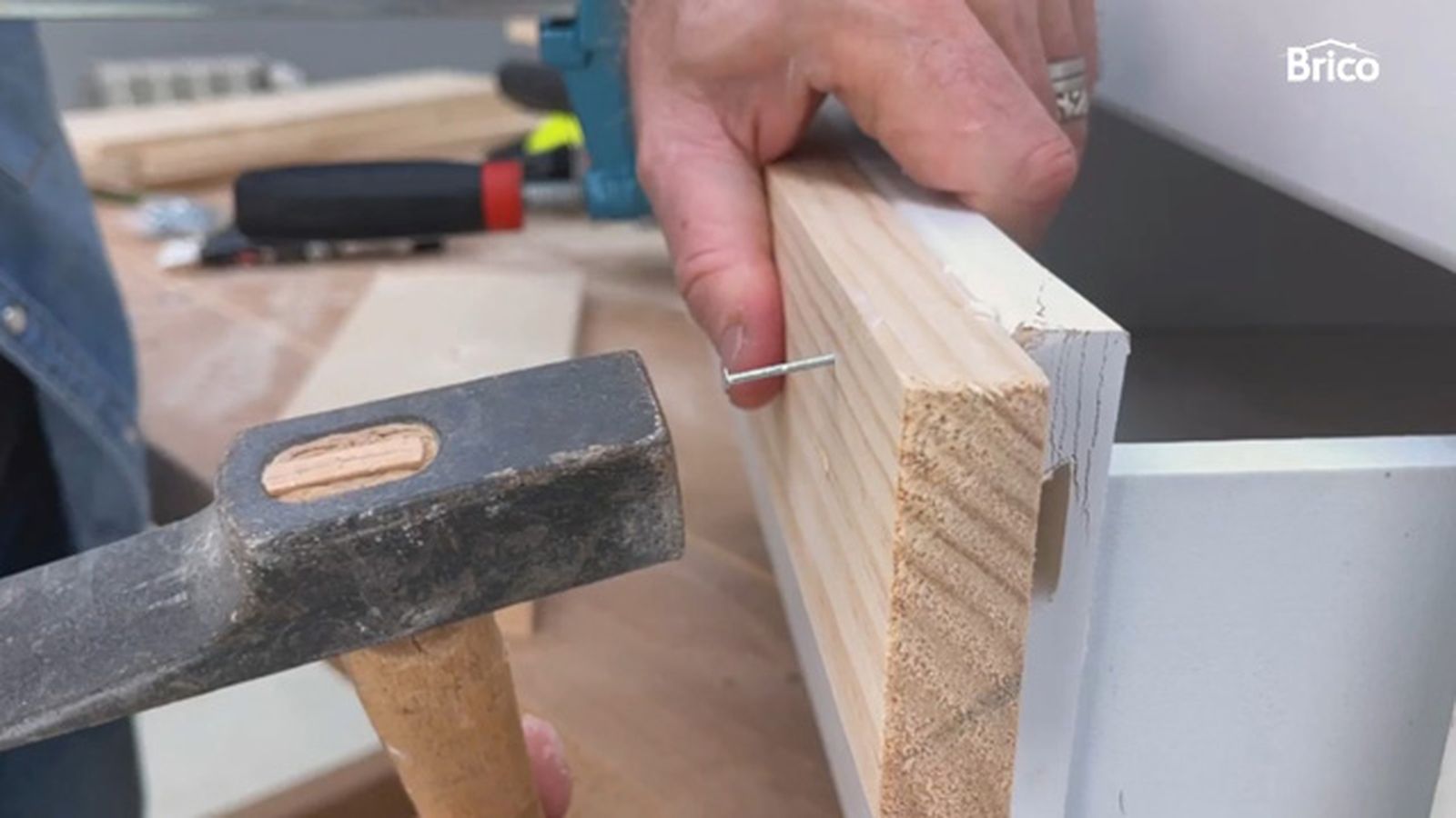 Como tunear una cómoda con madera paso 4
