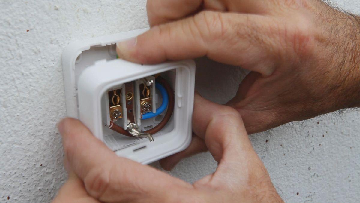 Caja de enchufes de exterior paso 3