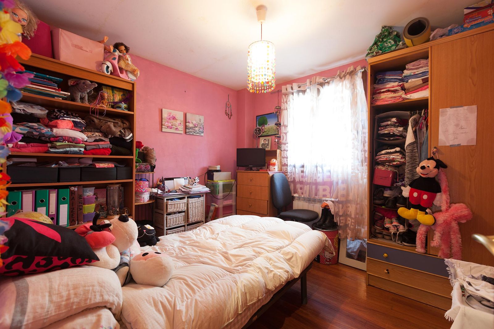DEKO0714 decorar dormitorio juvenil rosa antes3