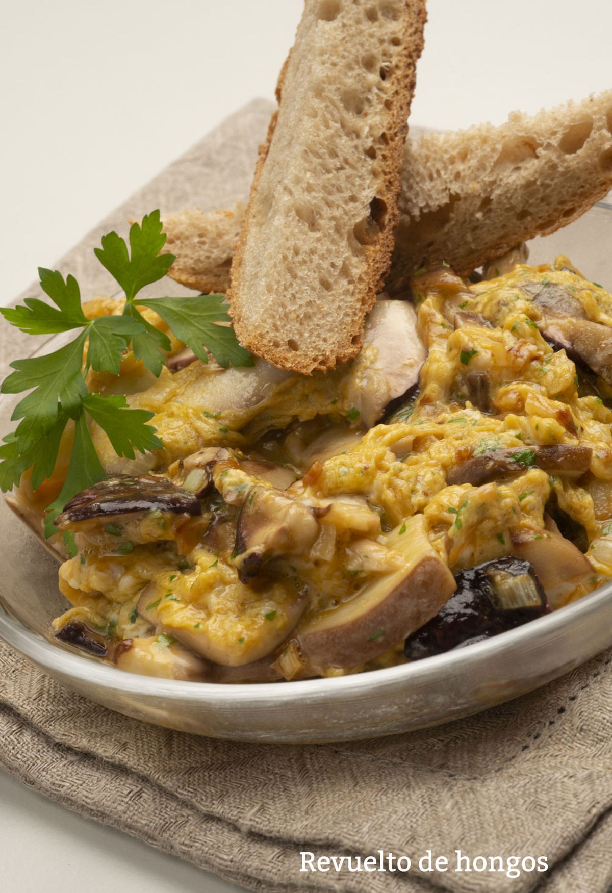 revuelto hongos vertical