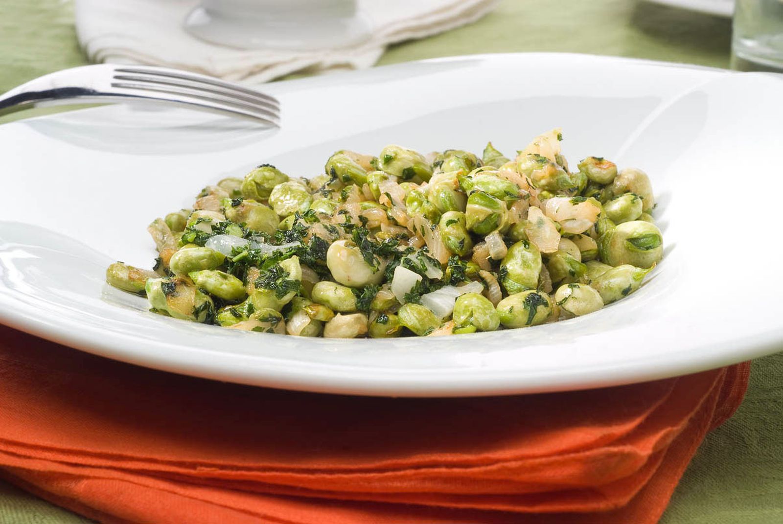 Habas salteadas con menta