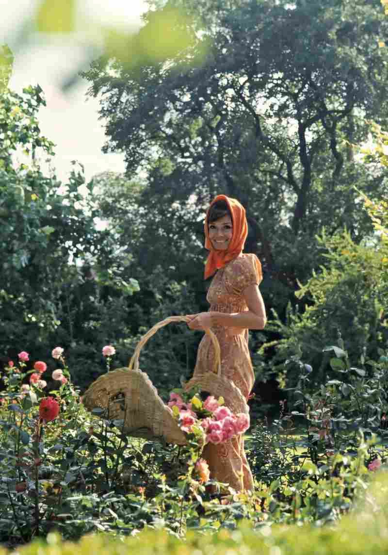Audrey Hepburn retratada por Henry Clarke en 1971