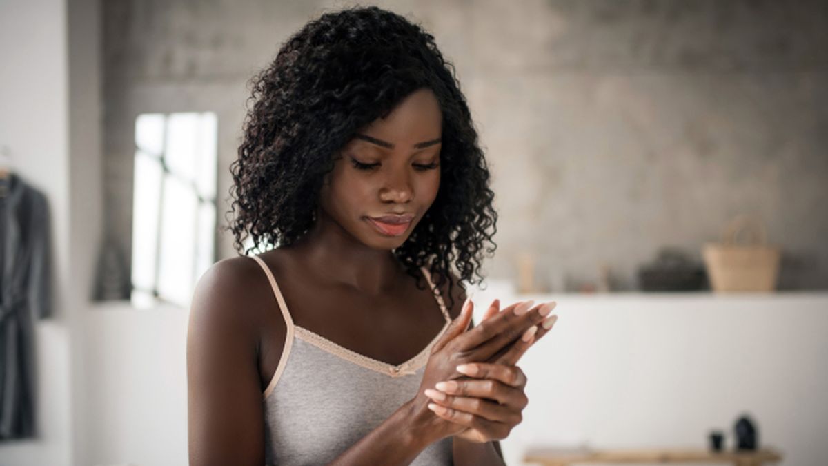 consejomos pintar uñas manos