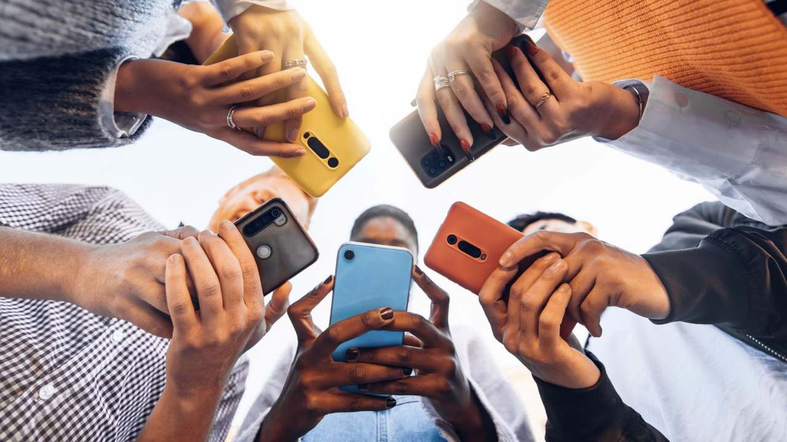 TikTok tiene más de 1,562 millones de usuarios activos al mes