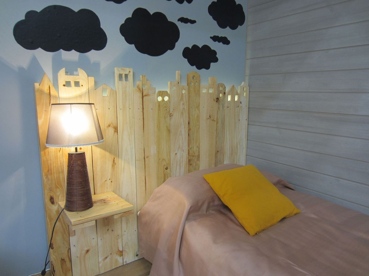 Hacer cabecero de madera con forma de casas