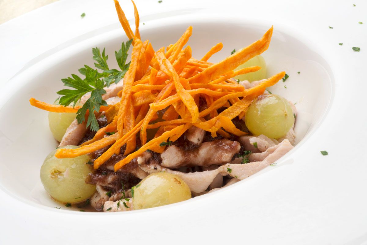 5463 1 Cintas de carne con uvas y boniatos paja (848) xl