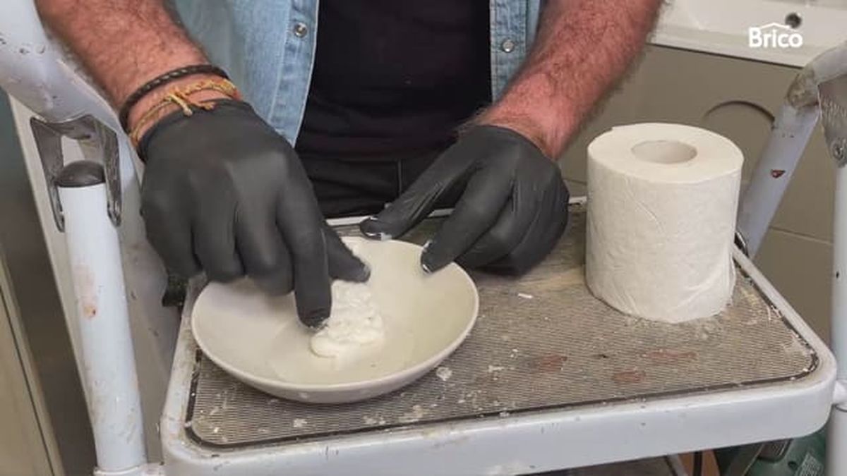 arreglar techo bano humedad desconchado paso 3