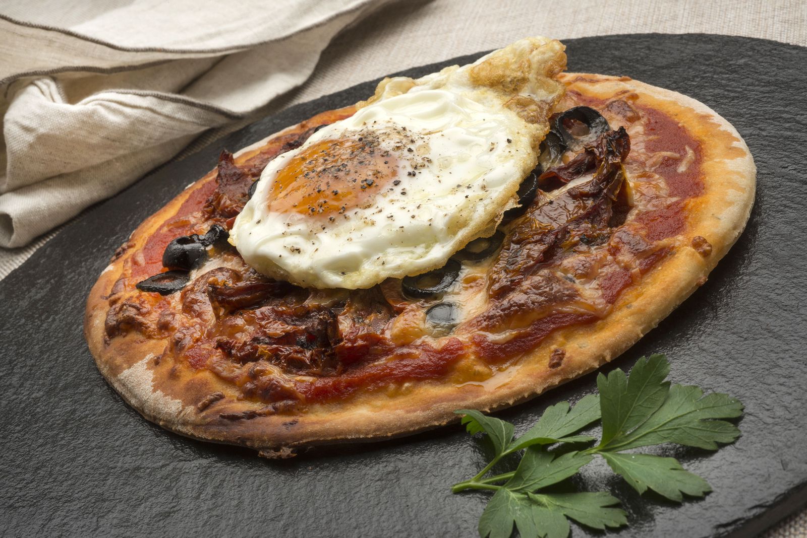 6153 1 Pizza con huevo frito xl