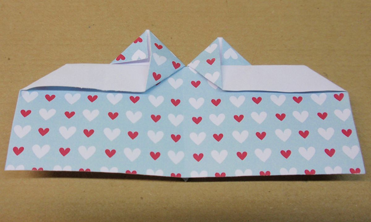 Marcapaginas con forma de corazón paso 11