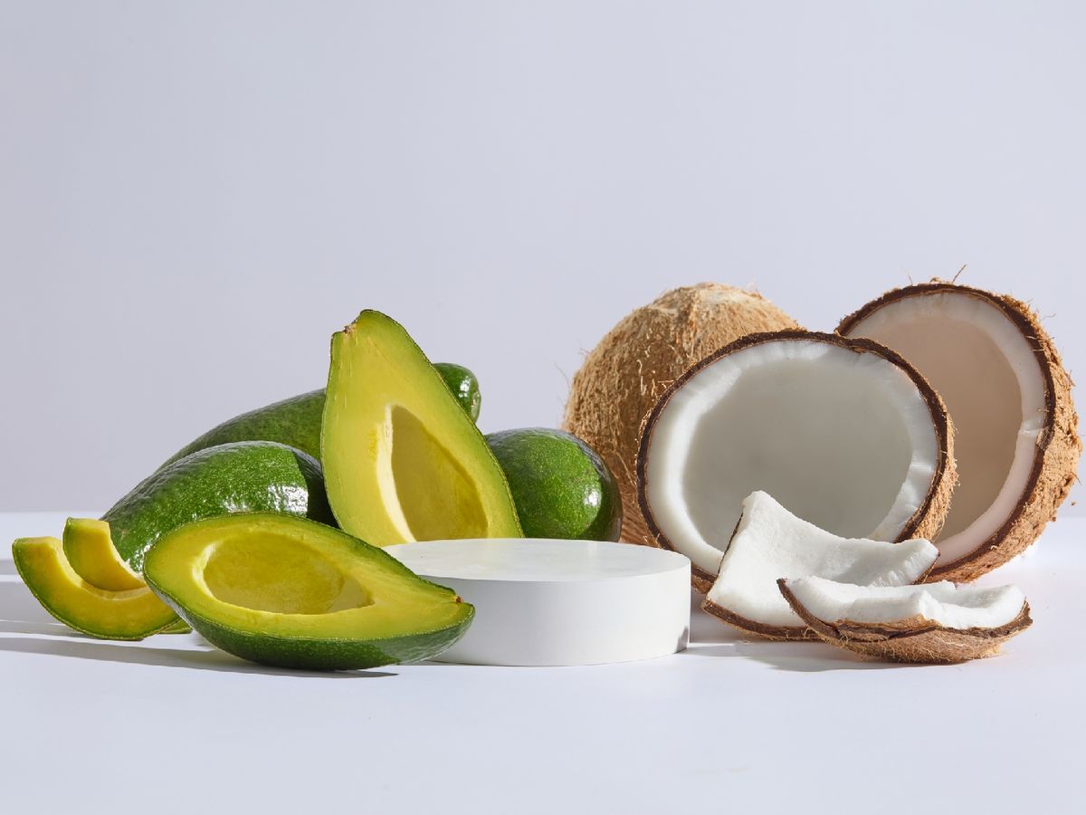 Mascarilla para el cabello con aceite de coco y aguacate