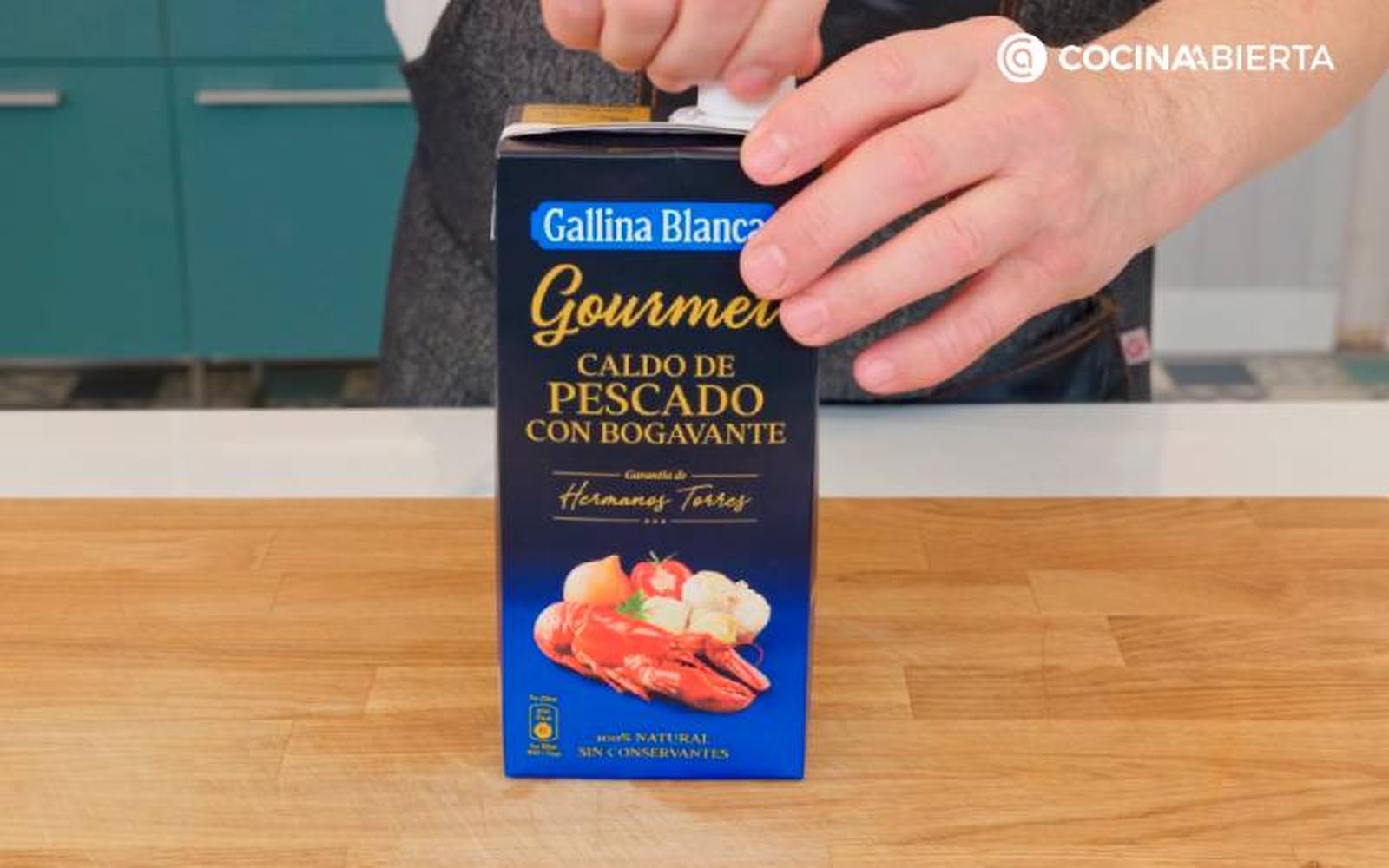 Realza el sabor de la sopa con el Caldo Gourmet Gallina Blanca de Pescado con bogavante