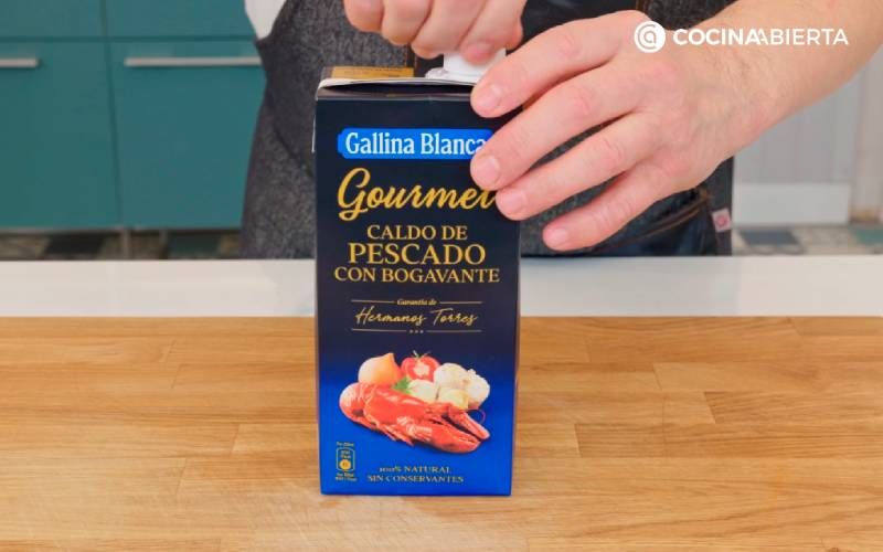 Realza el sabor de la sopa con el Caldo Gourmet Gallina Blanca de Pescado con bogavante