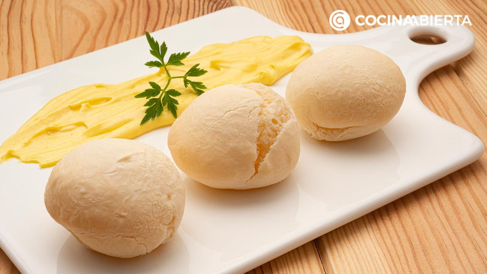 El pan chipá o pan de queso es típico de la cocina paraguaya