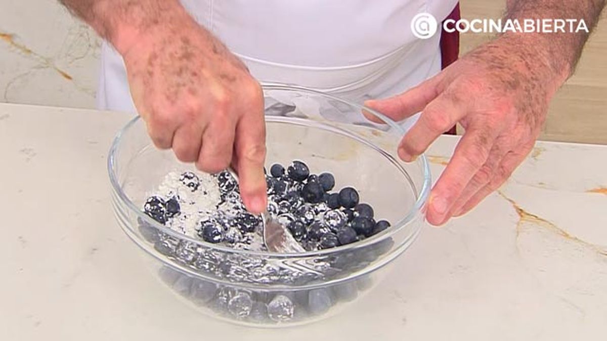 empanadillas dulces rellenas de arandanos receta horno postre facil karlos arguinano KARL67880321 paso1