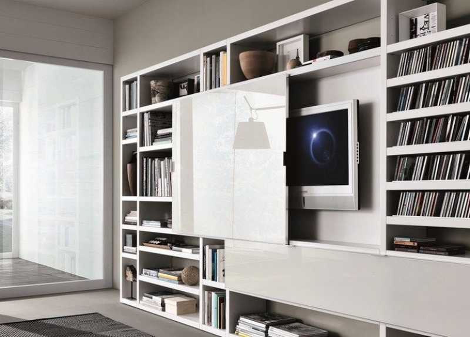 Mueble del salón para ocultar la televisión con almacenamiento adicional.
