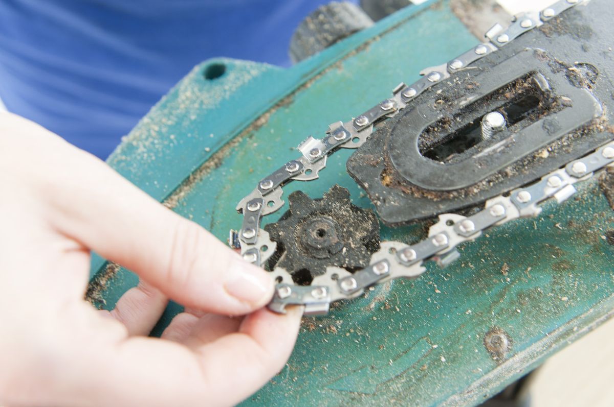 Bricomania 681 Cambiar cadena de motosierra p4