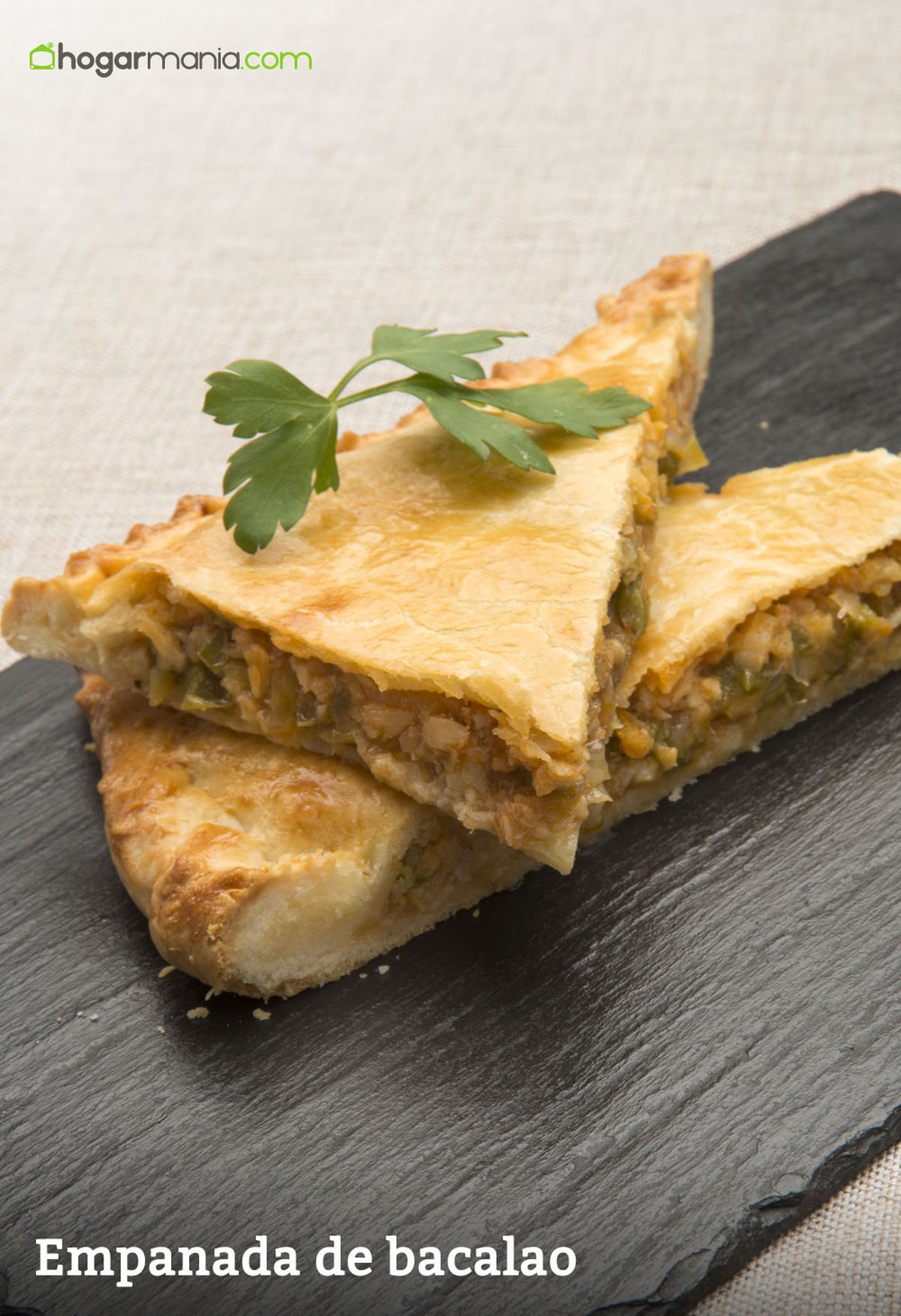 6144 1 Empanada de bacalao vertical xl