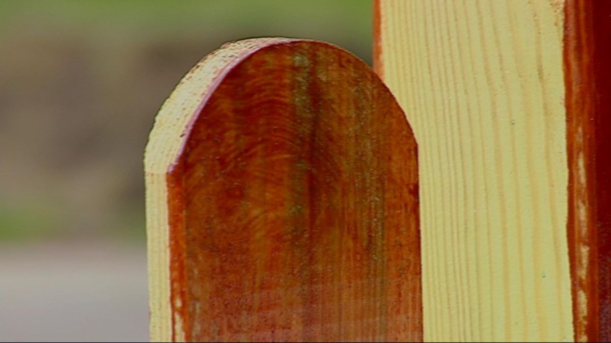 Barnizar valla de exterior paso 3