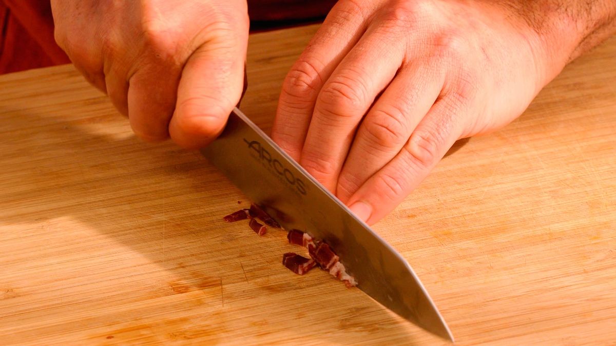 Aguacate con huevo al horno   Paso 1