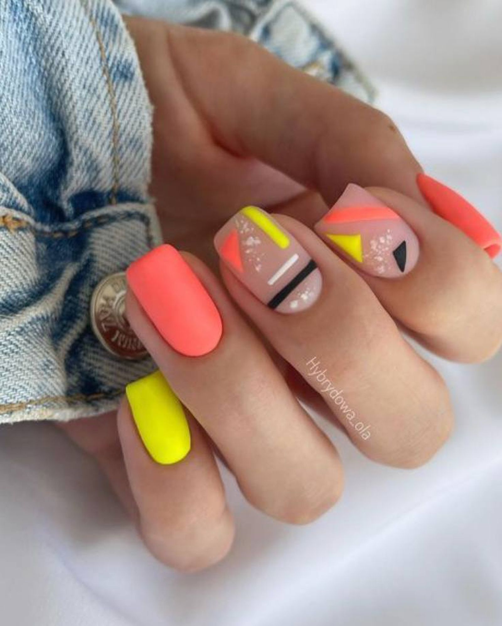 manicura colores neon