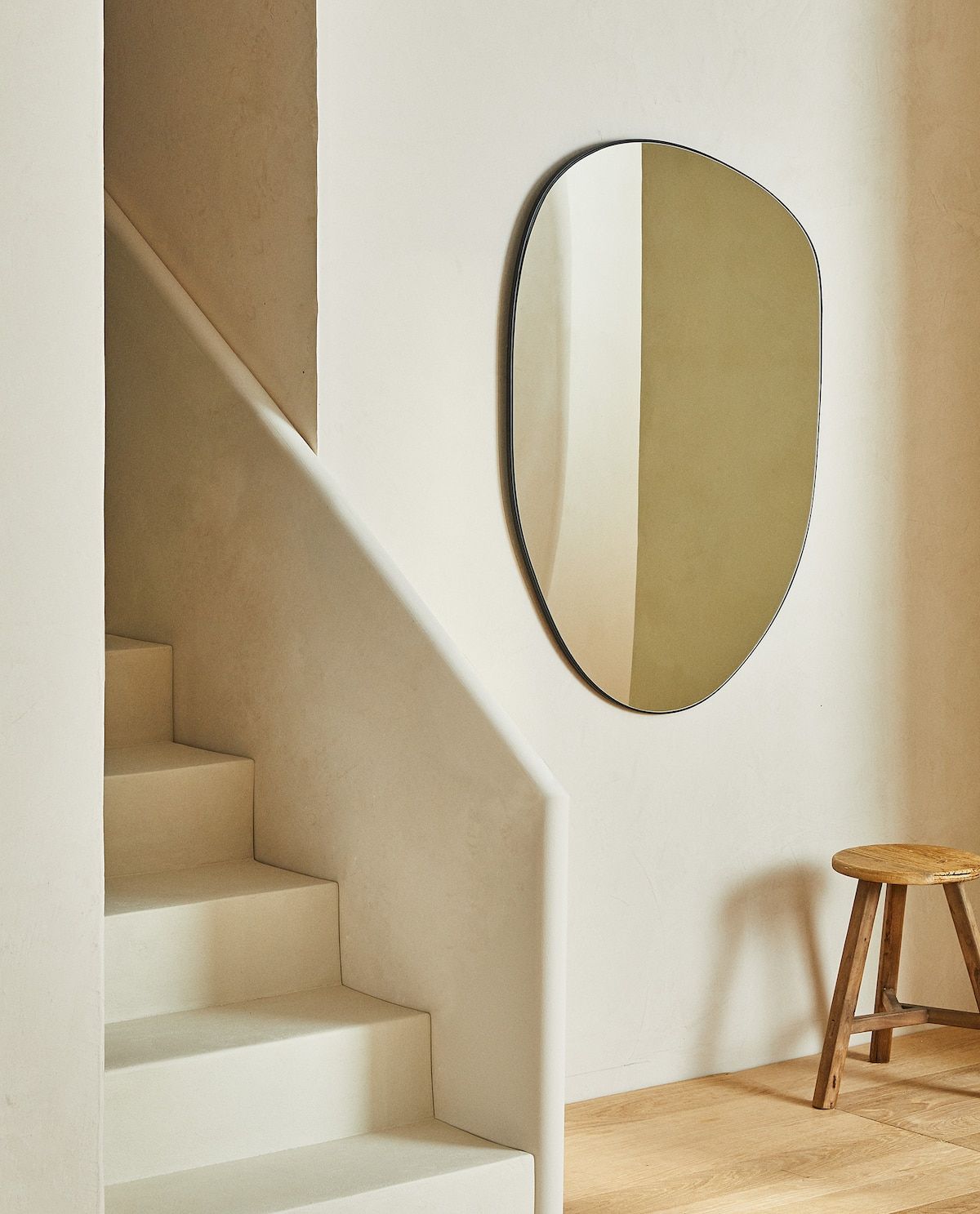 espejo decorativo forma irregular zara home