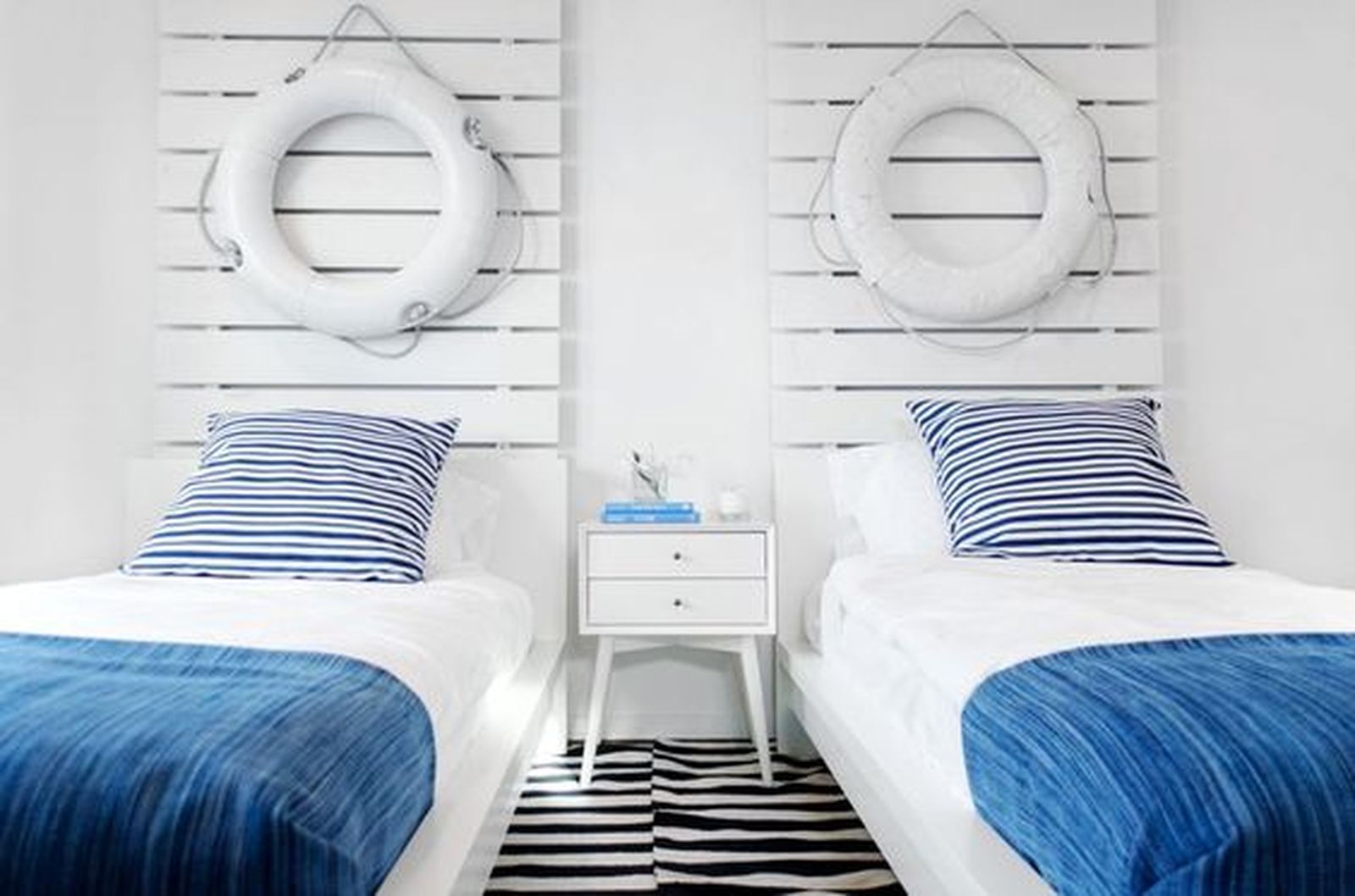 dormitorio marinero salvavidas