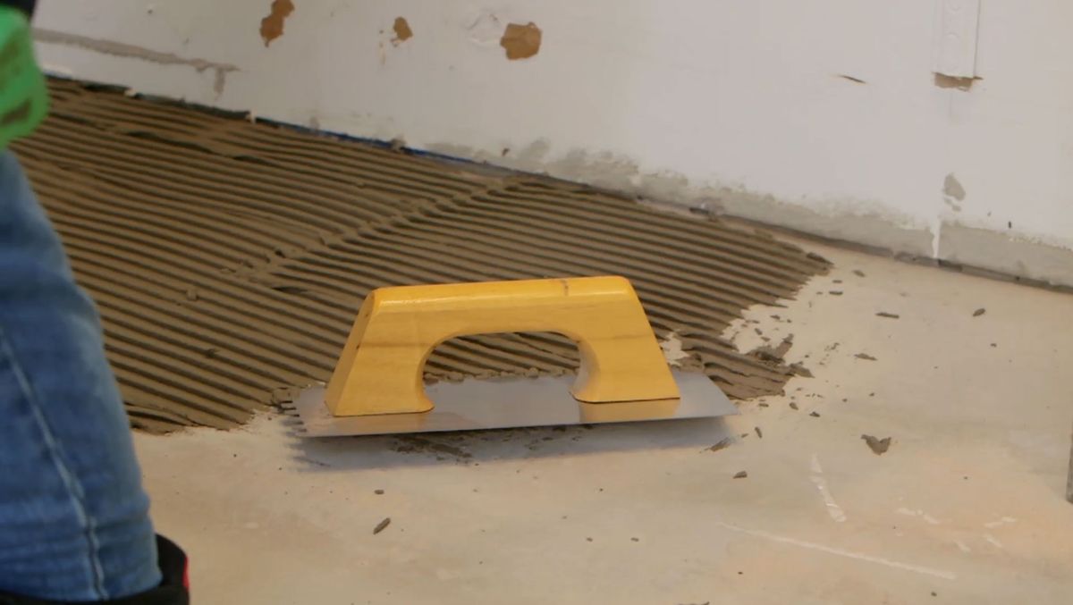 Como colocar un suelo cerámico paso 3